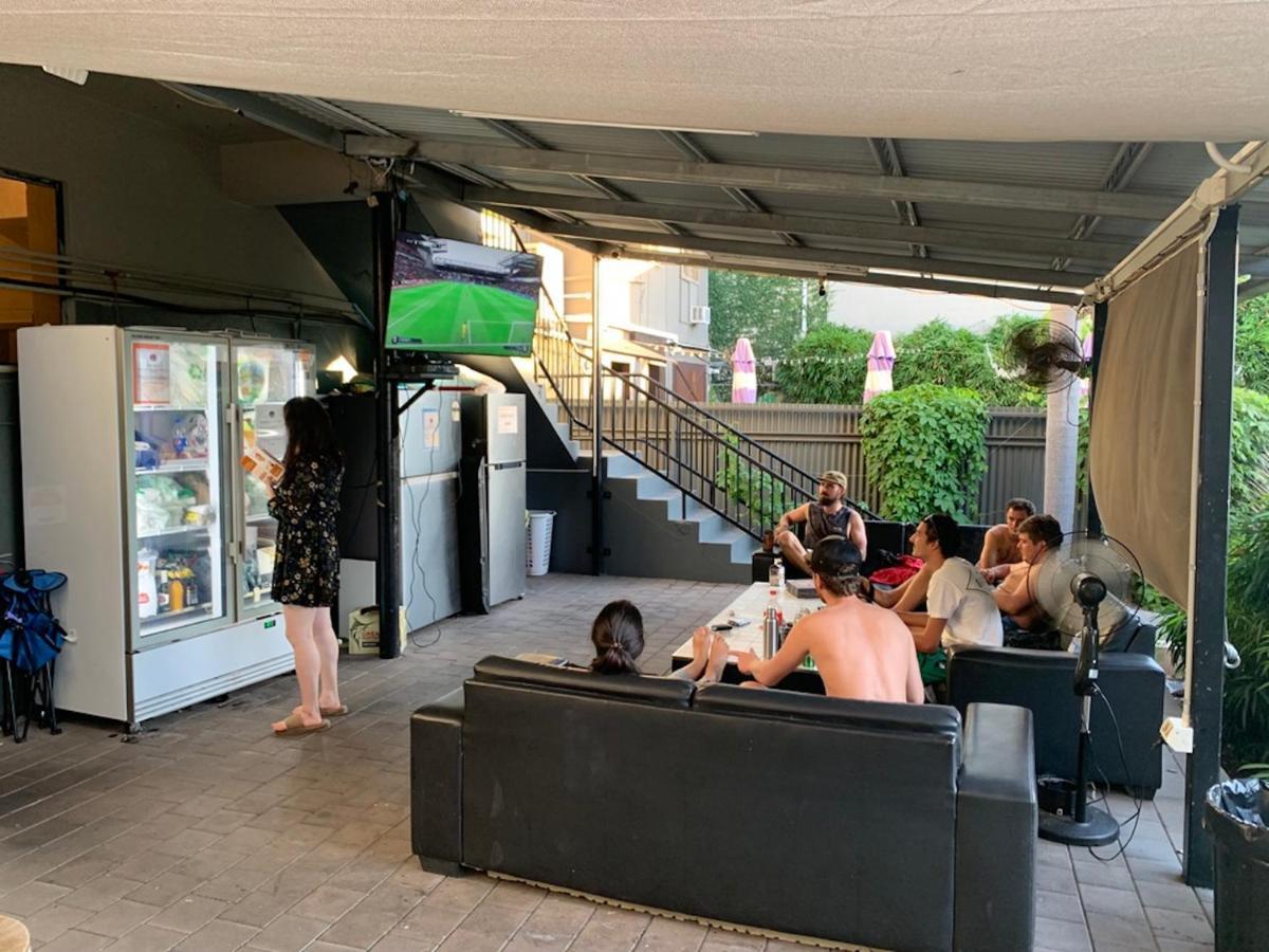 Down Under Hostels Darwin Exterior photo